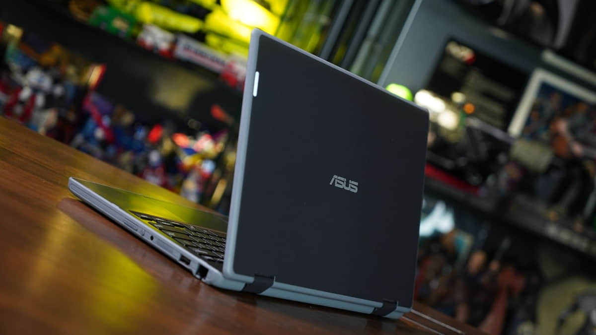 Asus Expertbook BR1100FKA Laptop Hybrid Harga Terjangkau