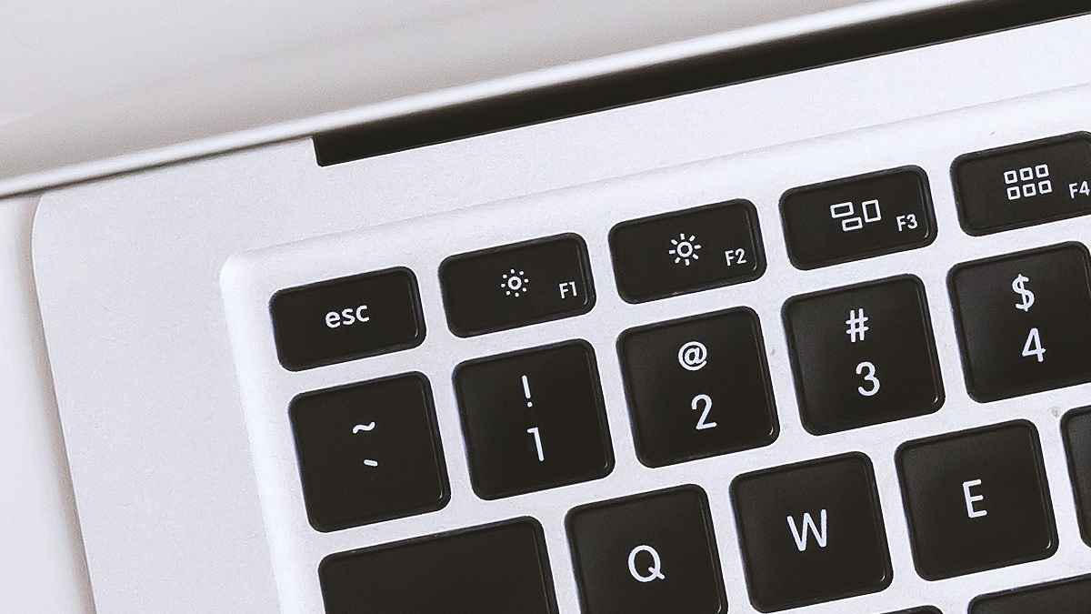 Tombol Esc pada Keyboard Laptop Berikut Berbagai Fungsinya.jpg
